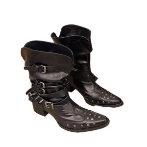 Botas Rock remaches y hebilla